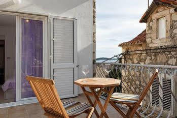 Nona 1 Apartment