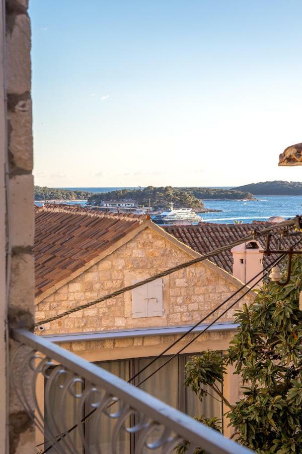 Nona 1 Hvar Town